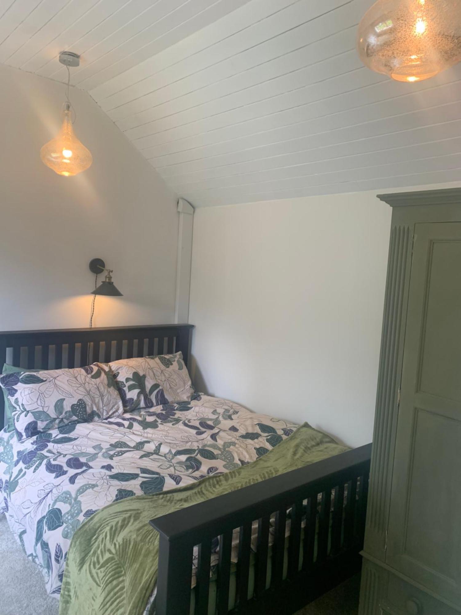 Newly Refurbished One Bedroom With Additional Sofa Bed Self Contained Flat In Garden Abbots Langley Extérieur photo